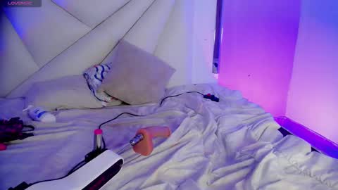 I S A B E L A ISA  online show from September 29, 4:28 am