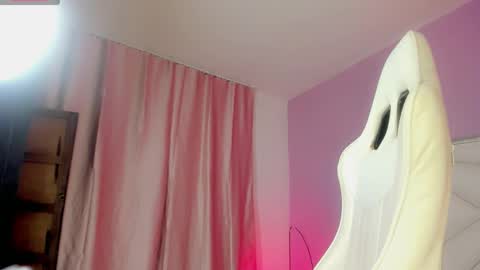 I S A B E L A ISA  online show from October 12, 4:11 am