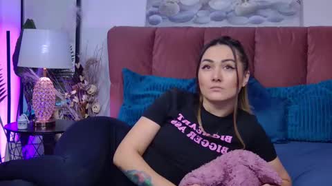 Isa online show from February 12, 7:13 am