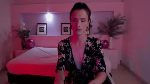Snapshot of isabelfernandez chatting on September 23, 5:43 am IsabelFernandez online show from September 23, 5:43 am