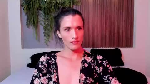 Snapshot of isabelfernandez chatting on September 26, 6:50 am IsabelFernandez online show from September 26, 6:50 am