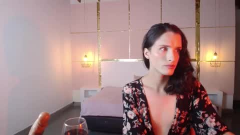 Snapshot of isabelfernandez chatting on October 6, 1:14 am IsabelFernandez online show from October 6, 1:14 am