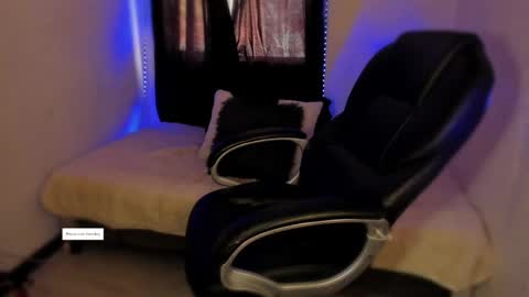 isabella online show from October 2, 12:45 pm