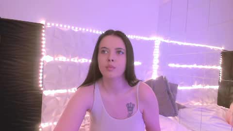 Snapshot of isabell3_ chatting on May 5, 4:53 am Isabelle online show from May 5, 4:53 am