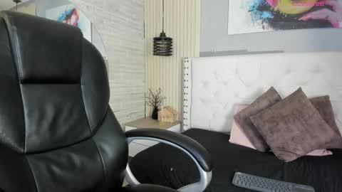 Isa online show from February 18, 8:27 pm