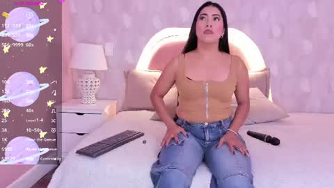 Snapshot of isabella__milf chatting on July 15, 7:08 pm isabella__milf online show from July 15, 7:08 pm