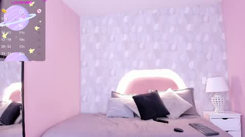 Snapshot of isabella__milf chatting on July 18, 7:17 pm isabella__milf online show from July 18, 7:17 pm