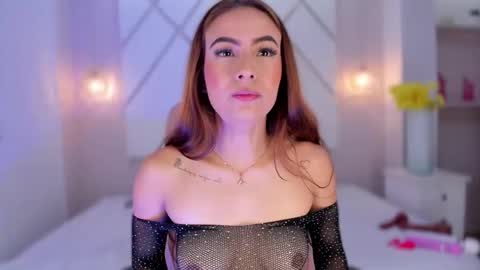 Isa  online show from December 5, 3:52 pm