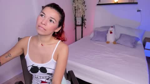 Snapshot of isabella_boyer chatting on September 17, 5:25 pm isabella online show from September 17, 5:25 pm