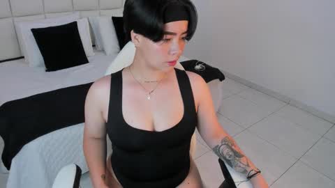 isabella_clarkk online show from March 10, 12:15 am