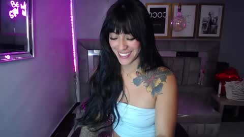 Snapshot of isabella_collen_v chatting on February 27, 3:48 pm Hi Stream 800am to 200pm online show from February 27, 3:48 pm