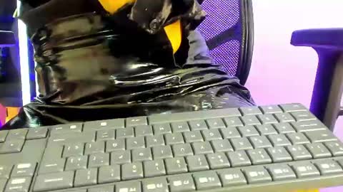 Snapshot of isabella_hv chatting on June 15, 6:10 pm ISABELLA online show from June 15, 6:10 pm