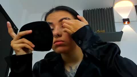 Snapshot of isabella_hv chatting on July 18, 1:59 pm ISABELLA online show from July 18, 1:59 pm