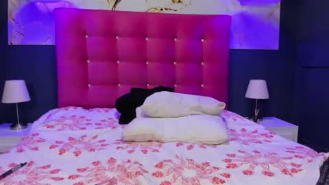 isabella lovestory online show from December 13, 8:58 pm