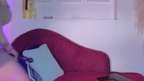   online show from June 1, 10:28 am