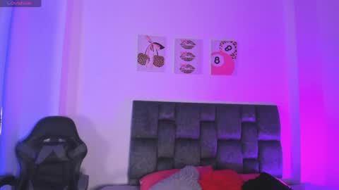 Isabella Moon9 online show from April 23, 12:40 pm