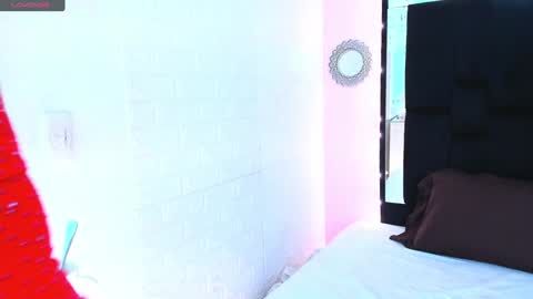 Snapshot of isabella_queen8 chatting on January 4, 1:10 am Isabella Your Queen  online show from January 4, 1:10 am