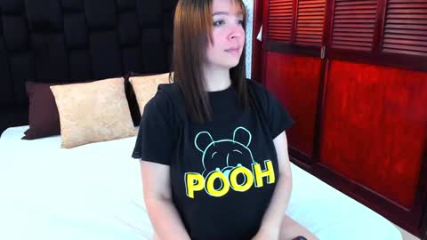 Snapshot of isabella_queen8 chatting on February 8, 3:08 am Isabella Your Queen  online show from February 8, 3:08 am