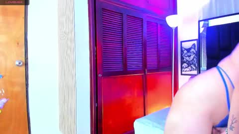 Isabella Your Queen  online show from February 10, 10:19 am