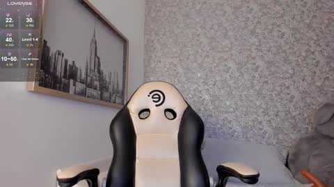 Snapshot of isabella_roberts13 chatting on February 25, 2:03 am isa online show from February 25, 2:03 am