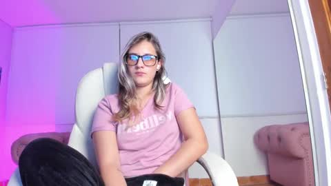 Isabella Rros online show from February 27, 9:22 am