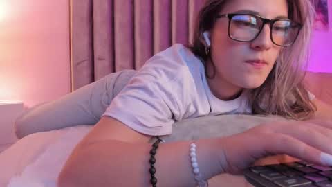 Isabella Rros online show from March 11, 7:26 am