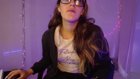 Isabella Rros online show from September 19, 1:01 pm