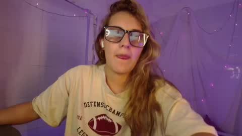 Isabella Rros online show from February 3, 11:43 pm