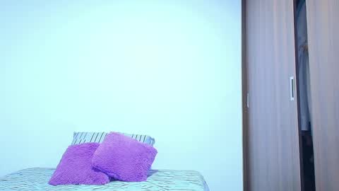 Snapshot of isabellaa_smith03 chatting on June 3, 11:02 am isabellaa_smith03 online show from June 3, 11:02 am