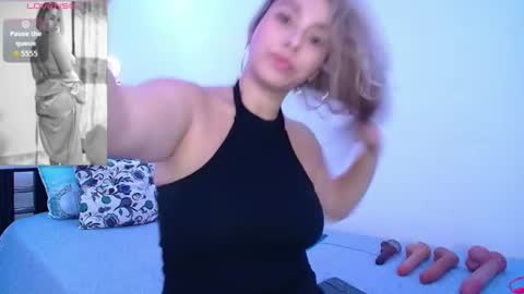isabellaa_smith03 online show from July 18, 1:21 am