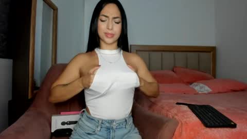 ISABEL online show from April 22, 7:26 pm