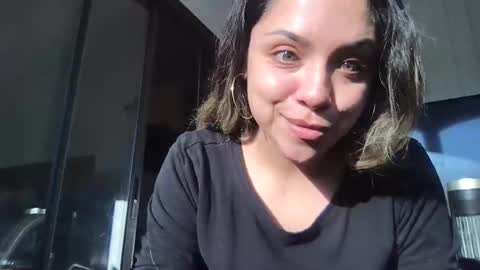 isabellaelizabeth online show from February 23, 9:56 pm