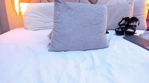 isabellafoox online show from April 22, 1:34 pm