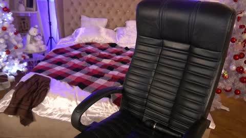 Snapshot of isabellafoxyy chatting on December 13, 5:10 pm Marina online show from December 13, 5:10 pm