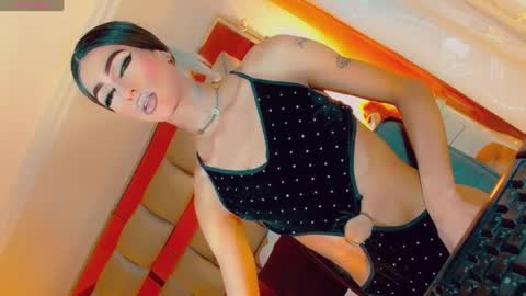 isabellagirs online show from October 8, 5:05 am