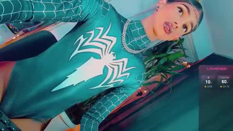 isabellagirs online show from April 25, 1:41 pm