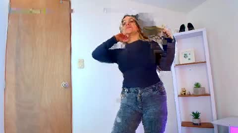 Isabella  online show from April 8, 1:55 pm