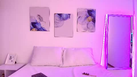 Isabella  online show from July 23, 2:37 pm