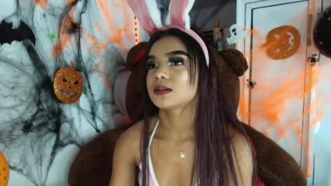 isabellalov online show from October 23, 1:43 pm