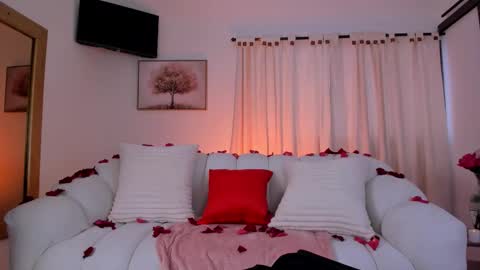 ISABELLA  online show from February 14, 1:08 pm