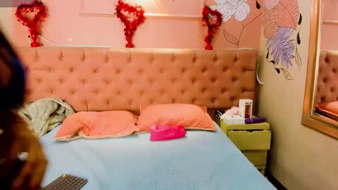 Snapshot of isabellaluxe chatting on September 19, 1:01 pm IsabellaLuxe online show from September 19, 1:01 pm