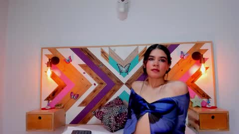 Snapshot of isabellamarinny chatting on February 10, 11:36 am Isabella  online show from February 10, 11:36 am