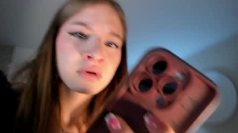 Isabella Moretti online show from April 23, 3:52 am