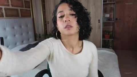 Snapshot of isabellapaz90 chatting on April 16, 12:28 pm Isabela Paz online show from April 16, 12:28 pm