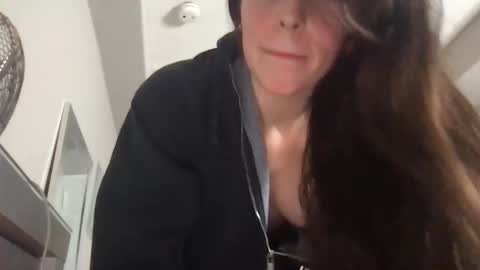 isabellaroseee online show from December 16, 8:41 am