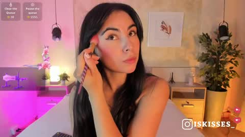   online show from April 9, 3:39 am