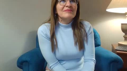 isabella online show from April 3, 2:31 am