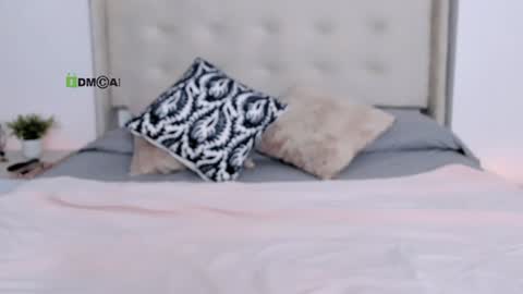 Snapshot of isabellediaz chatting on December 9, 7:28 am Isabelle Diaz online show from December 9, 7:28 am