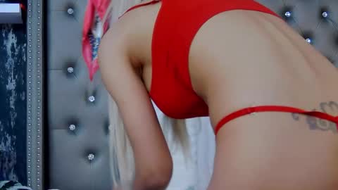 Snapshot of isabelleethan chatting on February 24, 3:02 am IsabelleEthan online show from February 24, 3:02 am