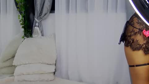 Snapshot of isabelleethan chatting on October 21, 1:17 am IsabelleEthan online show from October 21, 1:17 am